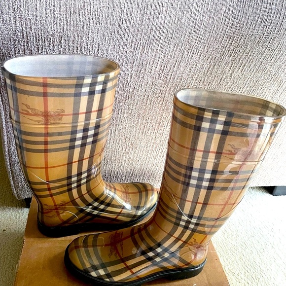 Authentic Burberry Plaid Rain Boots - Beige and Black Women’s 38 (approx US 7.5) - Picture 1 of 10